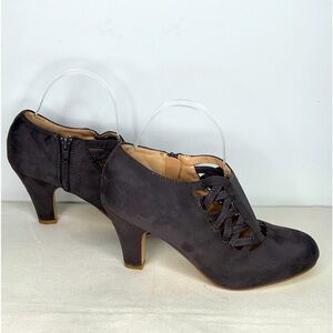 Journee Collection JC Piper Bootie‎ Charcoal Gray Witchy Dark Romantic Sz 8